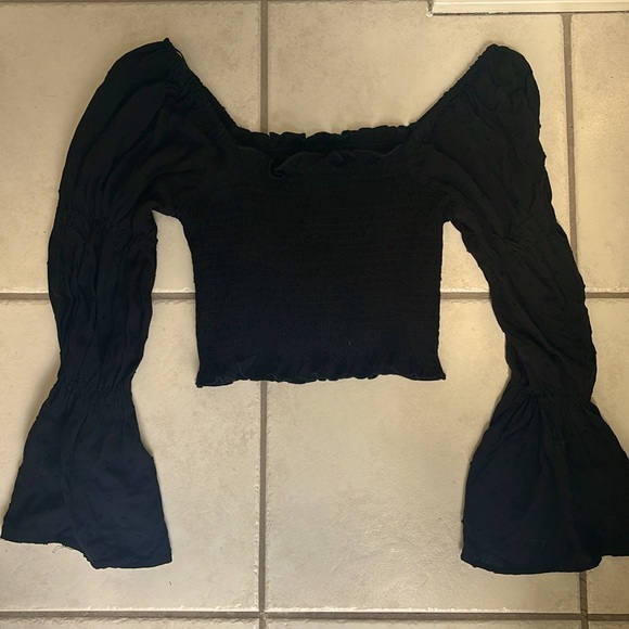 Francesca’s long-sleeve black cropped shirt. - Picture 2 of 5